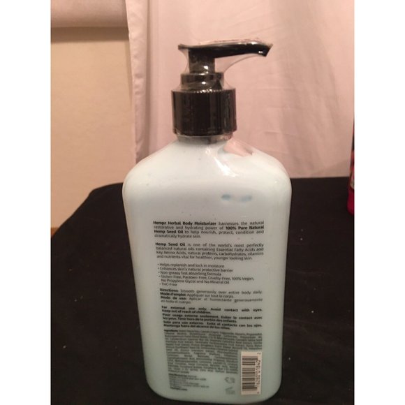 Hempz TRIPLE MOISTURE Herbal Whipped Body Creme Lotion - 17 Oz New - Picture 2 of 2